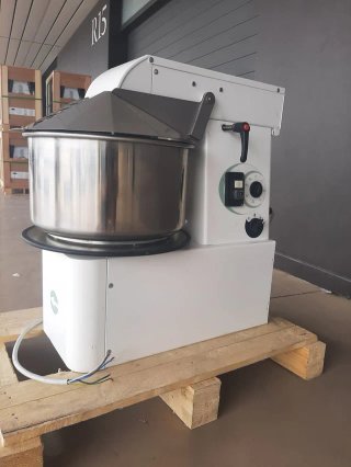 Amasadora 20L Móvil Nueva