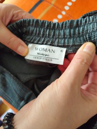 Pantalón de vestir gris a cuadros