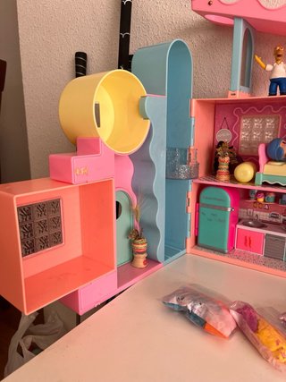 Casa de Muñecas con Figuras y Accesorios