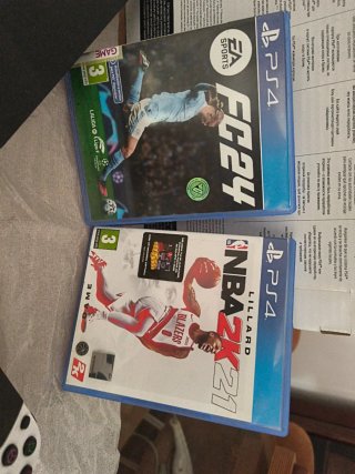 Consola PS4 Slim + 2 Mandos +2 Juegos