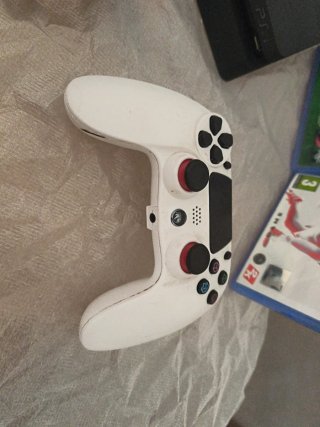 Consola PS4 Slim + 2 Mandos +2 Juegos