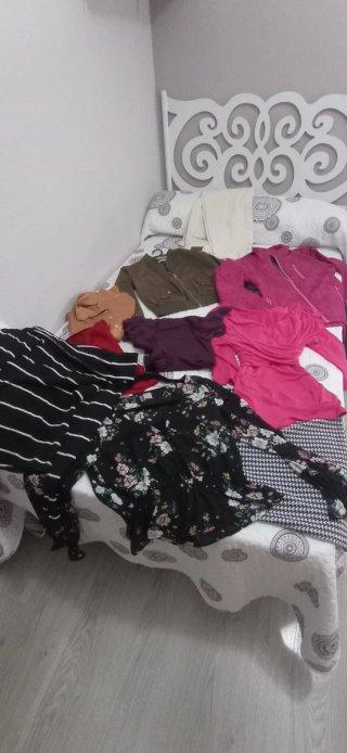 Lote de ropa variada,ver sin compromiso Tallas S/M