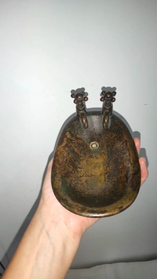 Jabonera o Vaciabolsillos de Bronce