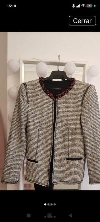 Chaqueta Zara con pedrería