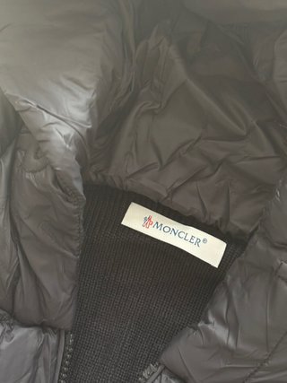 Chaqueta Moncler Negra con Capucha
