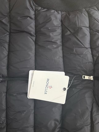 Chaqueta Moncler Negra con Capucha