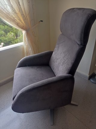 Sillón reclinable gris