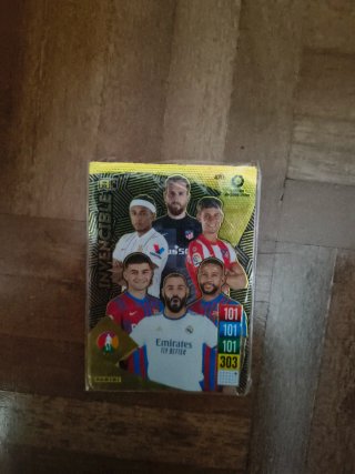 Carta Invencible Panini Adrenalyn 2021-22