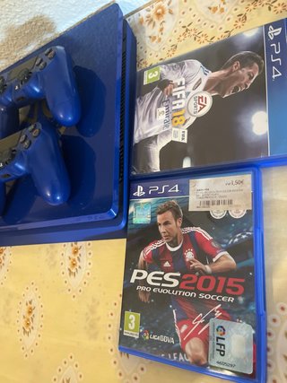 PS4 (PlayStation 4) azul+ 2 Mandos y Juegos