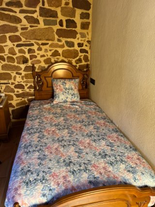 2 Camas Individuales de Madera (90cm)