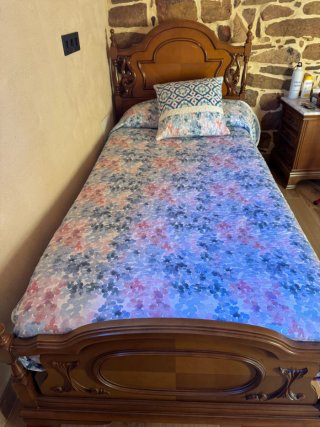 2 Camas Individuales de Madera (90cm)