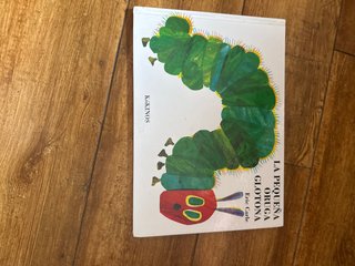 Libro la pequeña oruga glotona
