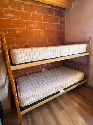 Literas de Madera con Colchones