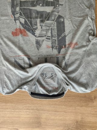 T-shirt Cinzenta com Estampado London