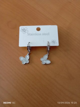 Set de Collar y 3 Pares de Pendientes