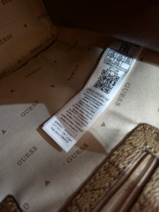 Bolso Guess beige con asa larga