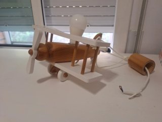 Lámpara infantil avión madera
