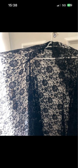 Mantilla negra antigua encaje grande
