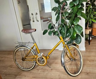 Bicicleta BH restaurada dorada