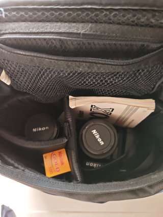 Cámara Nikon F90X con 2 Objetivos y Bolsa