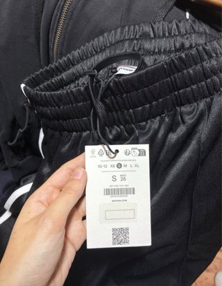 Pantalón de chándal Bershka negro talla S