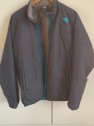 Chaqueta acolchada Adidas gris y turquesa