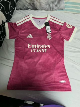 Camiseta del Madrid Mujer Talla M Burdeos nueva
