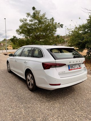 Skoda Octavia 2022 e-tec Hibrido ETIQUETA ECO