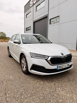 Skoda Octavia 2022 e-tec Hibrido ETIQUETA ECO