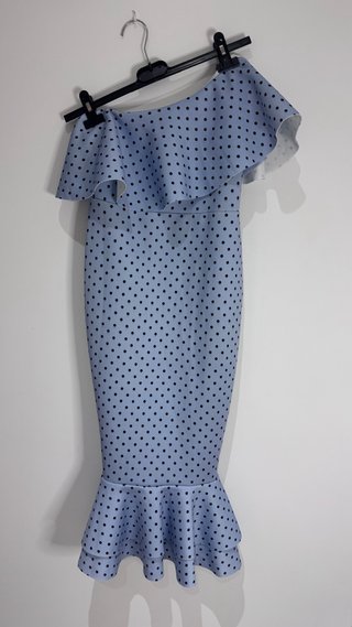 Vestido ASOS lunares azul con etiqueta