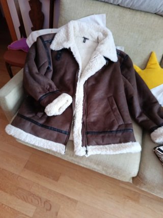 Cazadora aviador H&M marrón y blanco
