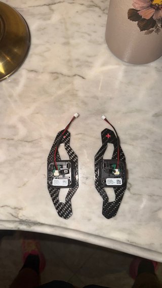 Levas fibra de carbono Audi