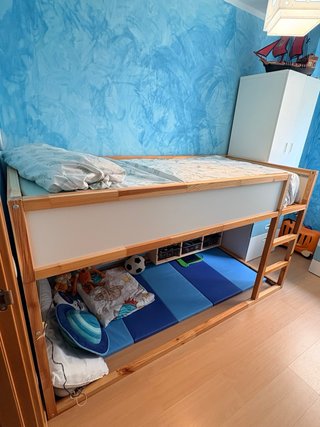 Cama alta KURA Ikea madera