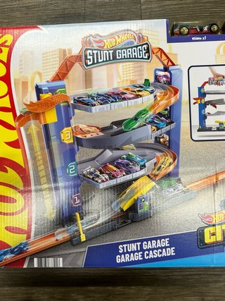 Hot Wheels City Stunt Garage