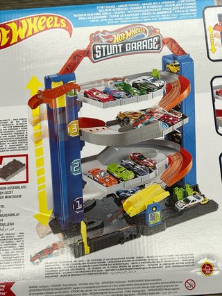 Hot Wheels City Stunt Garage