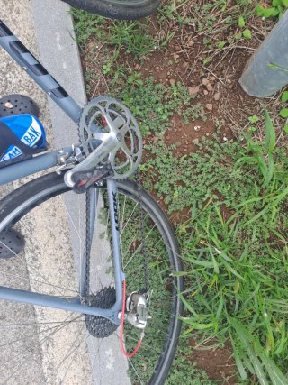 Bicicleta de carretera LOOK gris