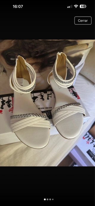 Sandalias Italianas Blancas y Plateadas Talla 38