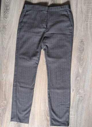 Pantalón gris Zara