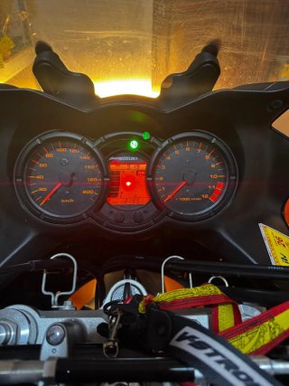Suzuki V-Strom DL650 Negra
