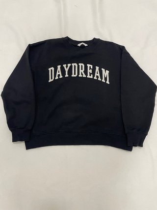Sudadera Negra Mango con Letras Blancas