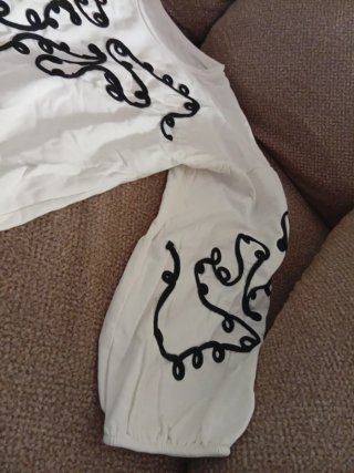 Sudadera blanca bordada talla M-L