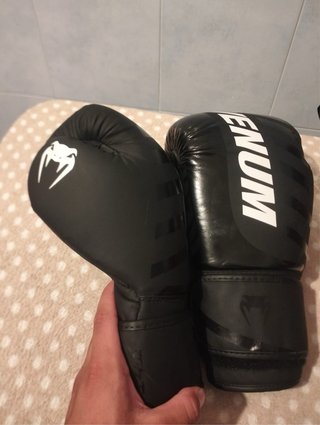 Guantes de Boxeo Negros Precio negociable