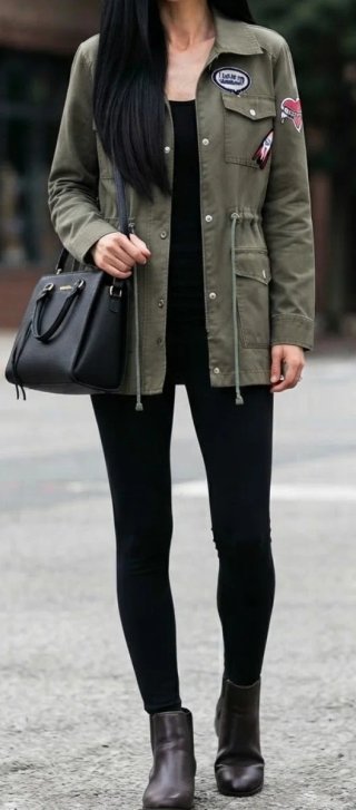 Parka Verde Militar con Parches