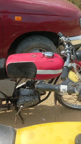Puch Carabela Moped Roja y Amarilla