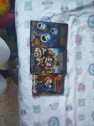 Libros five nights at freddys