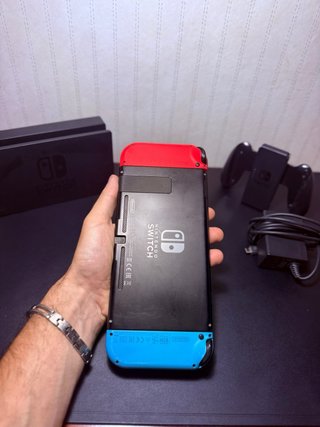 Nintendo Switch Azul/Rojo + Accesorios