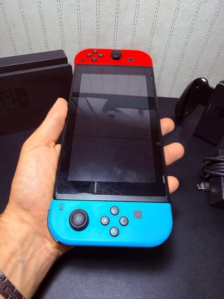 Nintendo Switch Azul/Rojo + Accesorios