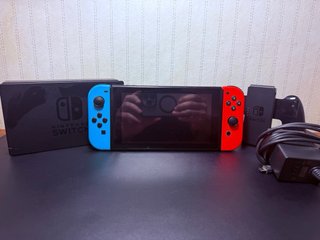 Nintendo Switch Azul/Rojo + Accesorios