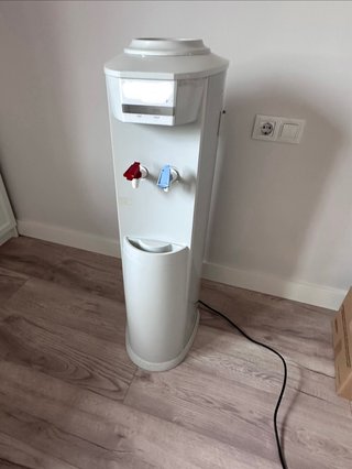 Dispensador Agua Fría y Caliente
