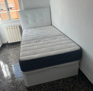 Materassi, divani-letto, letti, testate, comodini